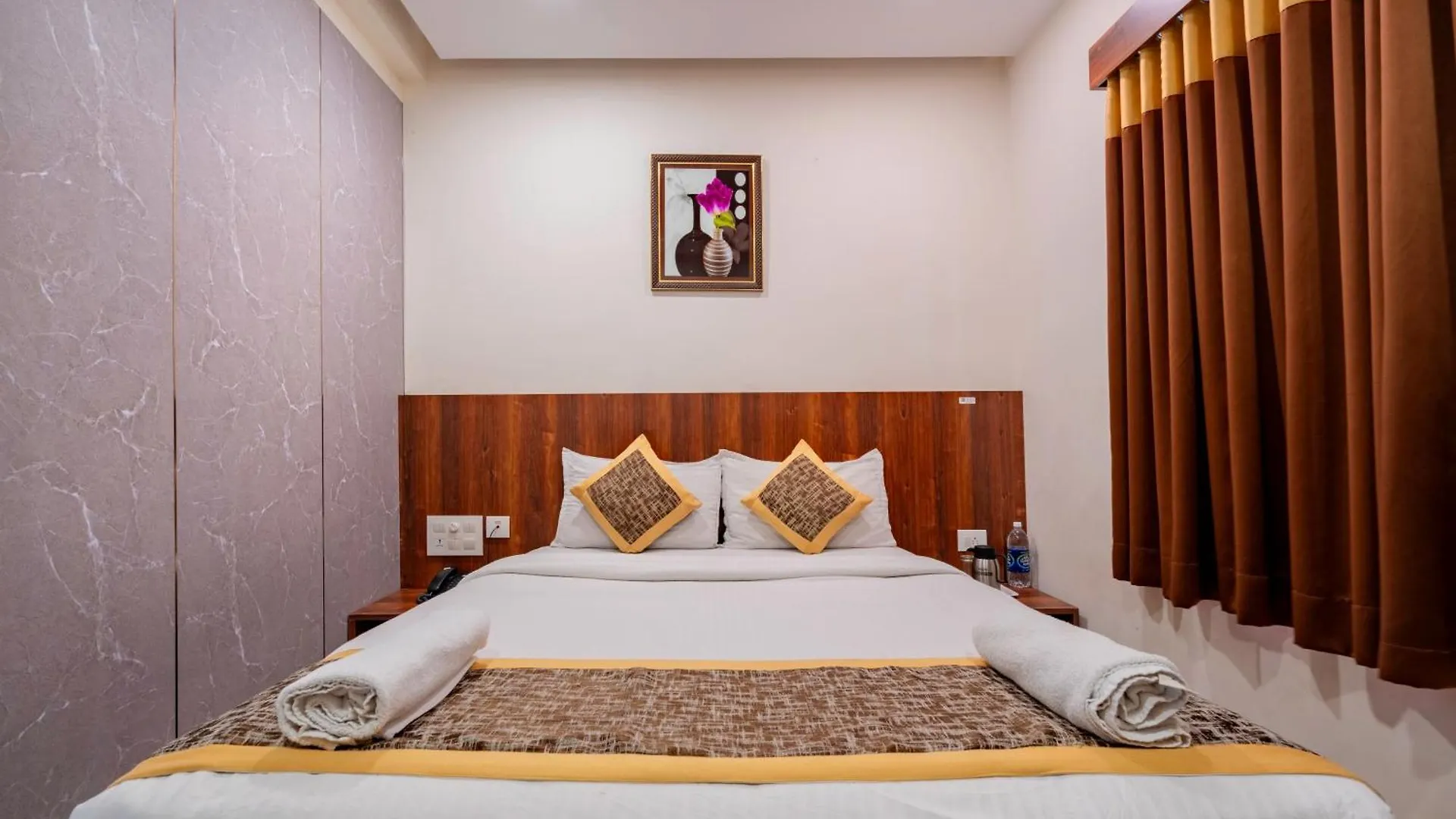 Prime Palace Hotel - Mg Road Kochi 3*,